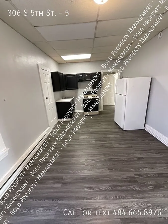 2 Bedroom on Third floor — Photo 1