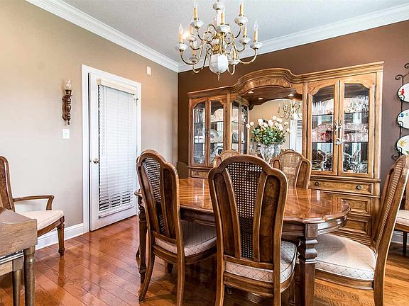 4th image of 2614 Miller Ln