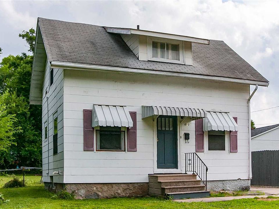 2nd image of 610 36th St NE