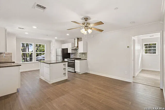 1 bed, 1.0 bath, 922 sqft, $1,650 — Photo 4