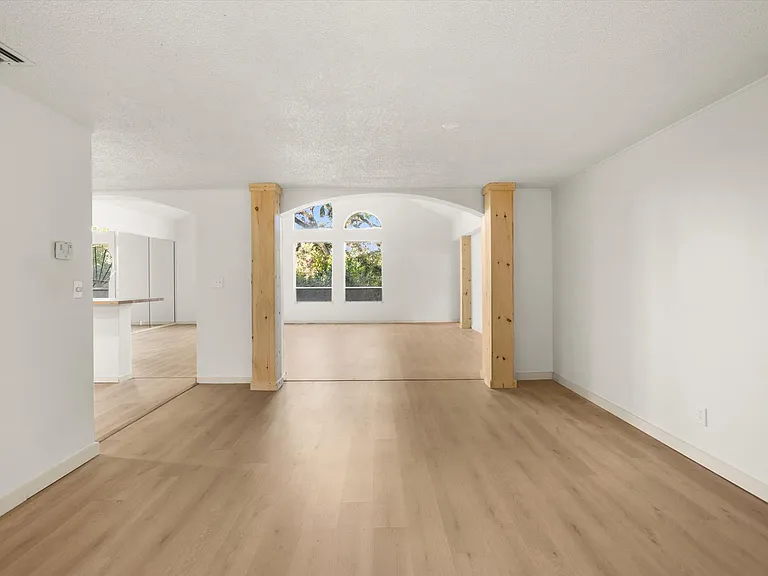 8725 Erie Ln — Photo 15