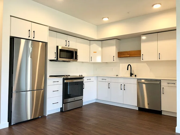Spur Apartments — Photo 93