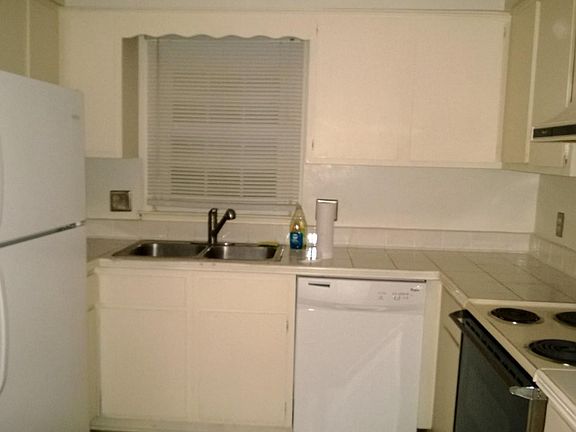 3rd image of 5 Scott St #5