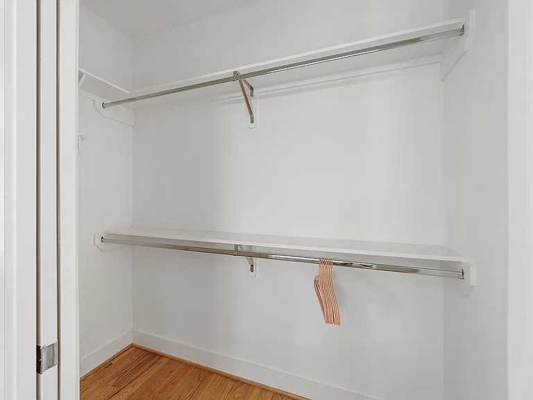 2239 N Macgregor Way — Photo 28