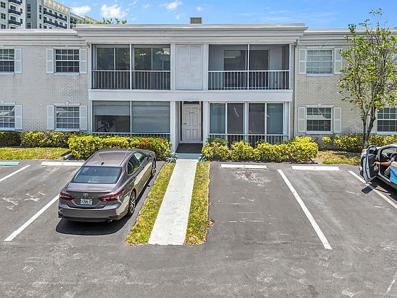 2nd image of 6487 Bay Club Drive #4