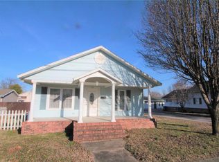 708 S Victor St, Christopher, IL 62822