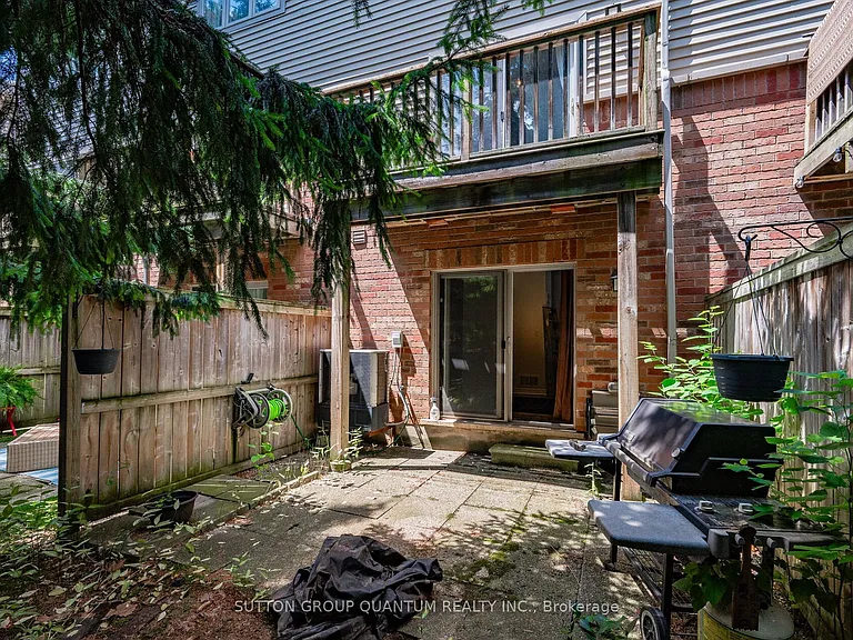 4304 Ingram Cmn — Photo 24