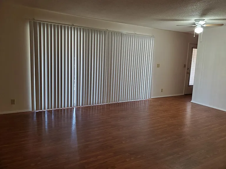 1366 Lafayette Rd — Photo 29