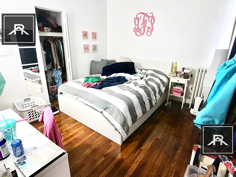 317 Summit Ave #9 — Photo 2