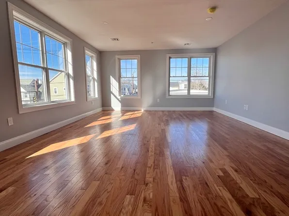 585 Washington St #301, Quincy, MA 02169