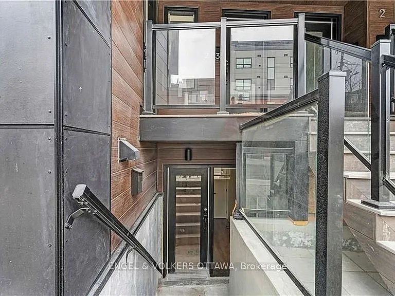 6 B Monk St #1 — Photo 2
