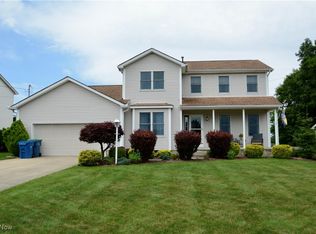 320 Lauretta Ln, Hubbard, OH