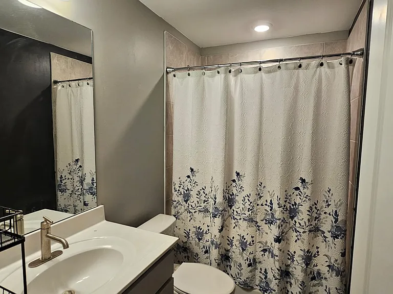160 Amherst Way — Photo 13