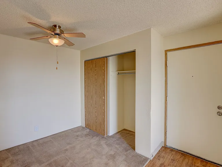 Americana Lakewood Apartments — Photo 18