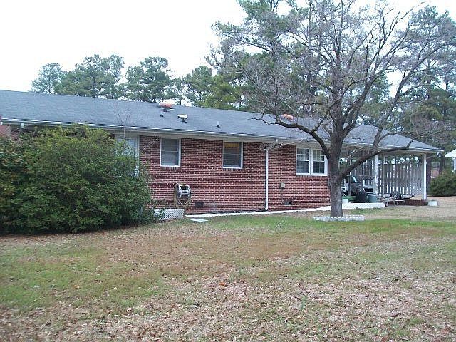 2nd image of 706 Walnut Ln