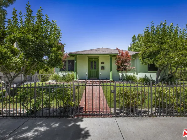 369 S Roosevelt Ave, Pasadena, CA 91107