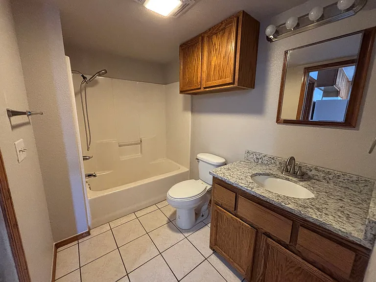Park Plaza Apartments — Photo 20