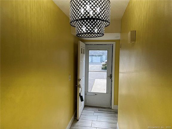 2nd image of 403 Sand Stone Dr Unit 403