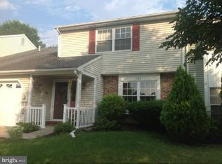 105 Sharrow Ln, Mount Laurel, NJ 08054