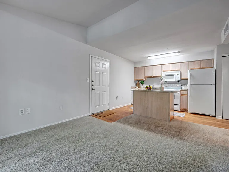 La Calera Apartments — Photo 14