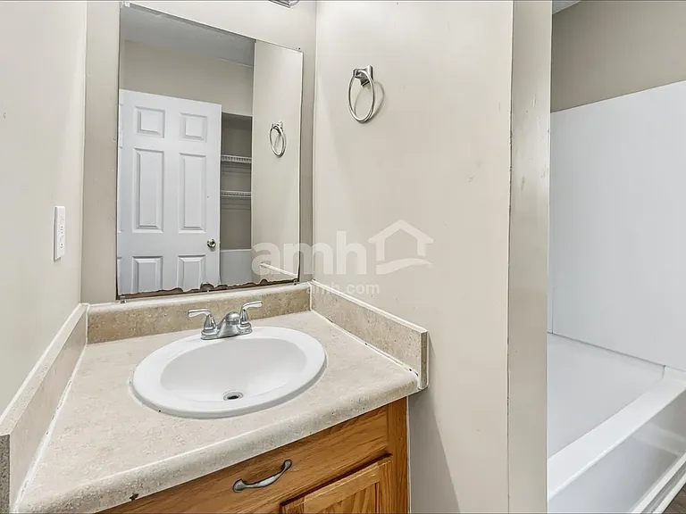 73 W Morningside Dr — Photo 12