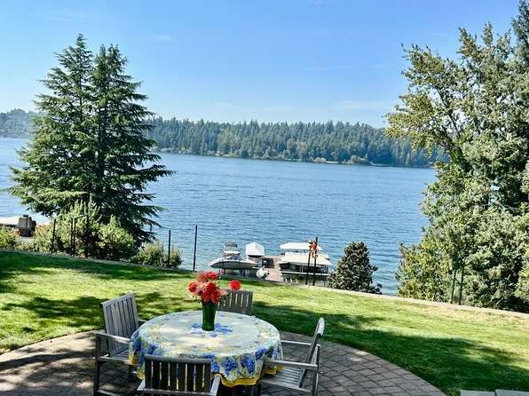 7702 SE 58th St, Mercer Island, WA 98040