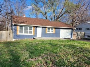 5917 NW Bell Rd, Parkville, MO 64152
