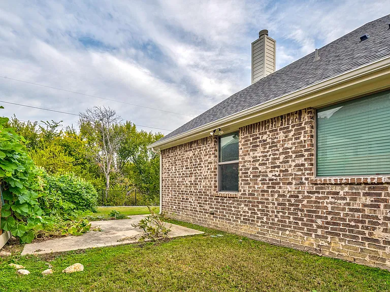 725 Rembrandt Ct — Photo 36