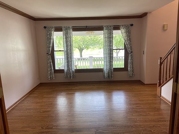 4th image of 601 Barbary Ln