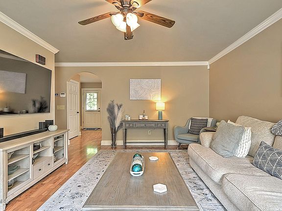 4th image of 218 Cedar Creek Rd APT 2