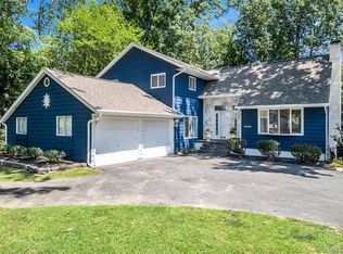 13545 Wenwood Pkwy, Fenton, MI 48430