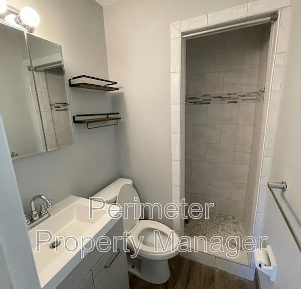 7352 Old Kings Rd S — Photo 3