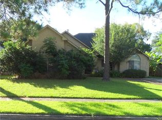 911 Noble Springs Rd, Houston, TX 77062