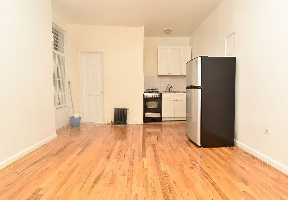 2nd image of 111 W 141st St APT 4C