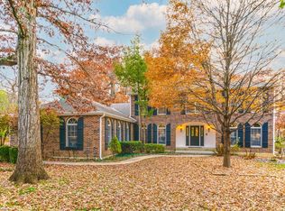 15393 W Oak Spring Rd, Libertyville, IL 60048