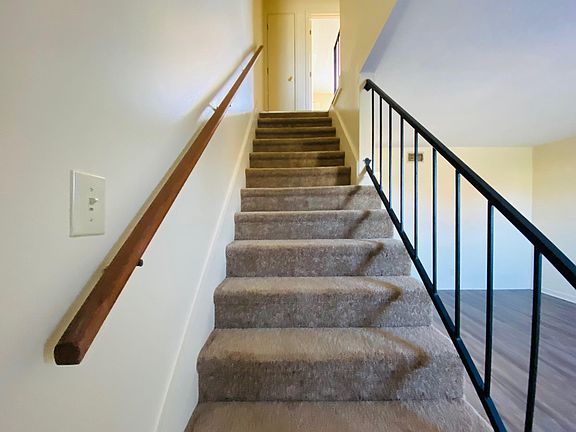 5th image of 284 Northridge Dr APT 2