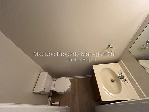 5th image of 16134 Clarence Ct