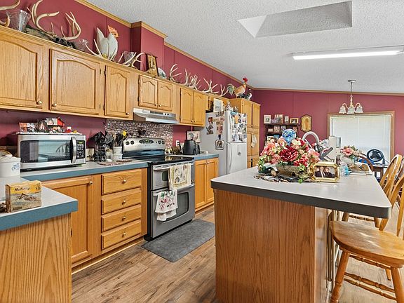 3rd image of 13128 Crest Dr