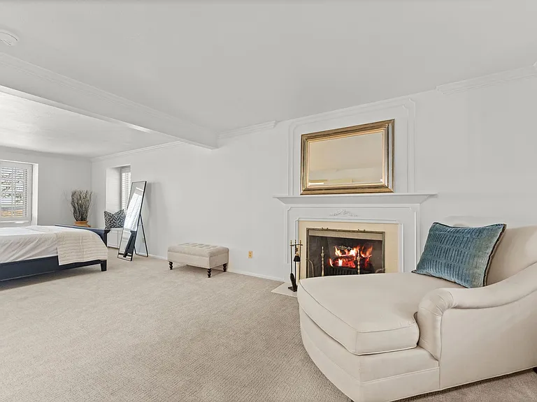 990 W Parkhill Dr — Photo 51
