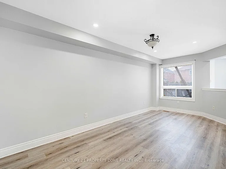 3893 Manatee Way #UPPER — Photo 6