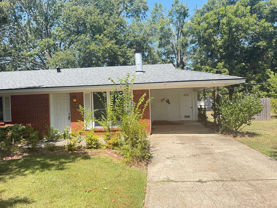 1st image of 203 Holly Ridge Dr