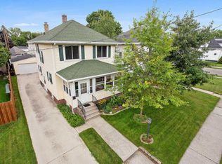 1007 N 14th St, Manitowoc, WI 54220