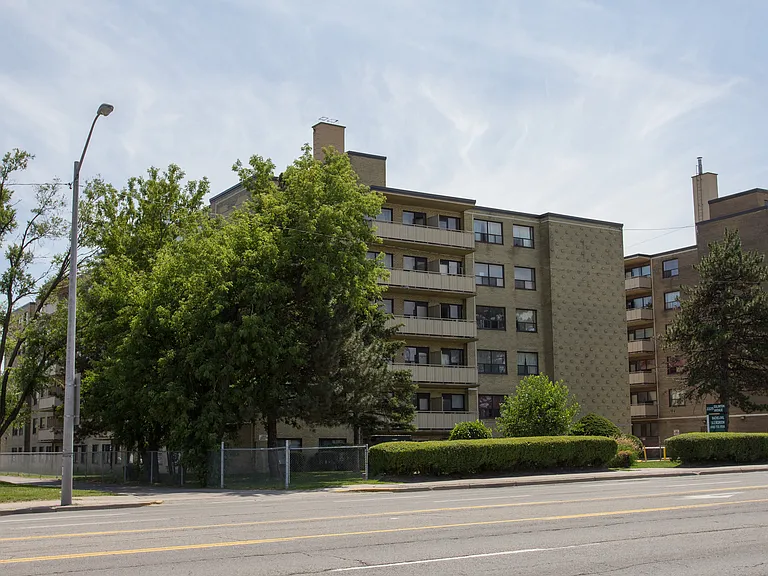 2223 Eglinton Ave E — Photo 18