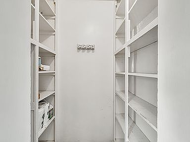 4th image of 520 W Madison St #1