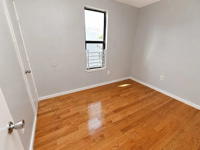 42 Greenwood St #3 — Photo 10