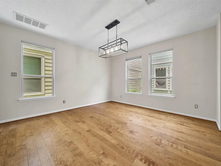 3323 Masters Point Dr — Photo 12