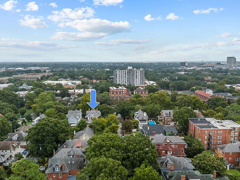 Timeless Ghent Home features charm and elegance in Historic Stockley Gardens — Photo 42