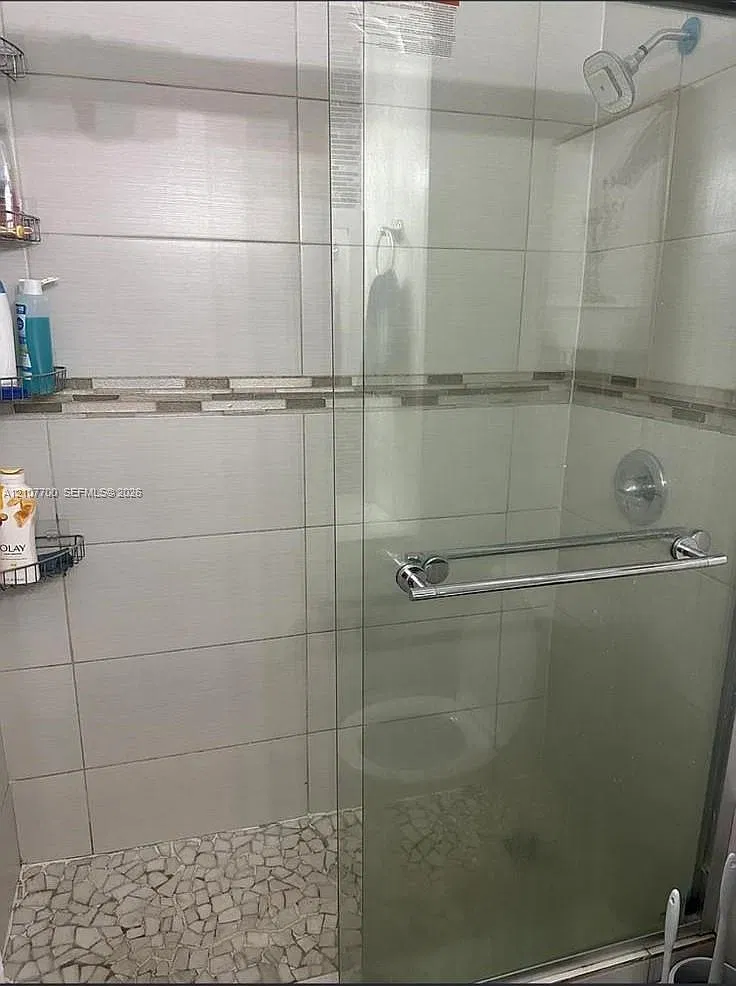840 SW 74th Ave — Photo 3