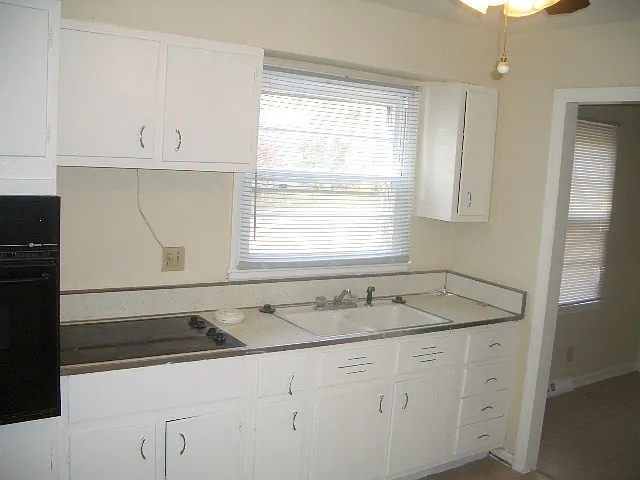 3518 Bell St — Photo 7