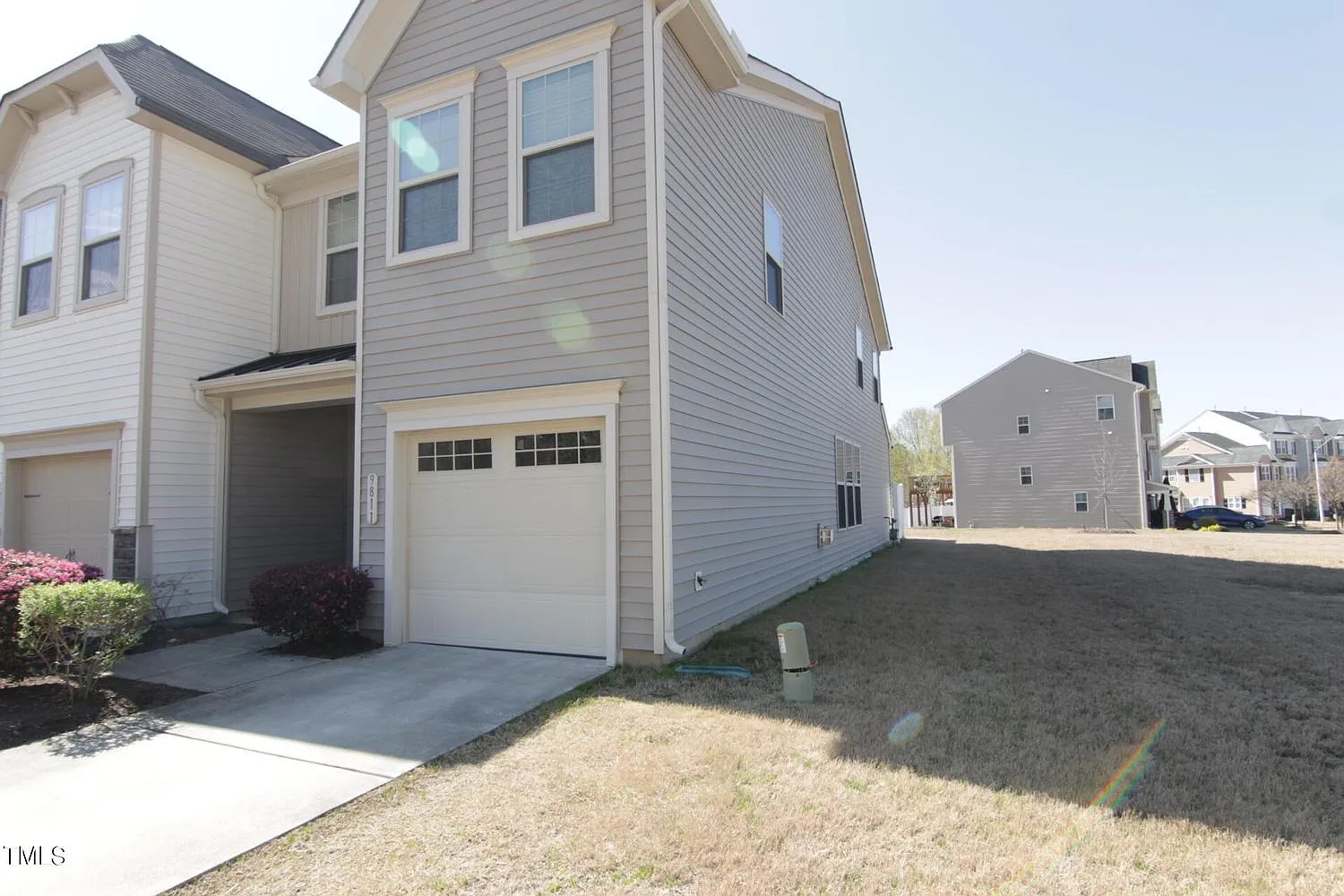 3 bed, 2.5 bath, 1650 sqft, $1,900 — Photo 3